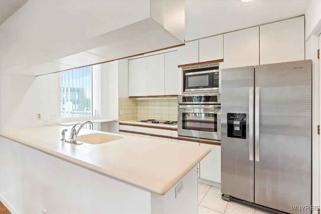 201 Admirals Walk Circle 201, Buffalo, New York 14, Buffalo, New York 14202, 1 Bedroom Bedrooms, 4 Rooms Rooms,2 BathroomsBathrooms,Residential,For Sale,201 Admirals Walk Circle 201, Buffalo, New York 14,B1597757