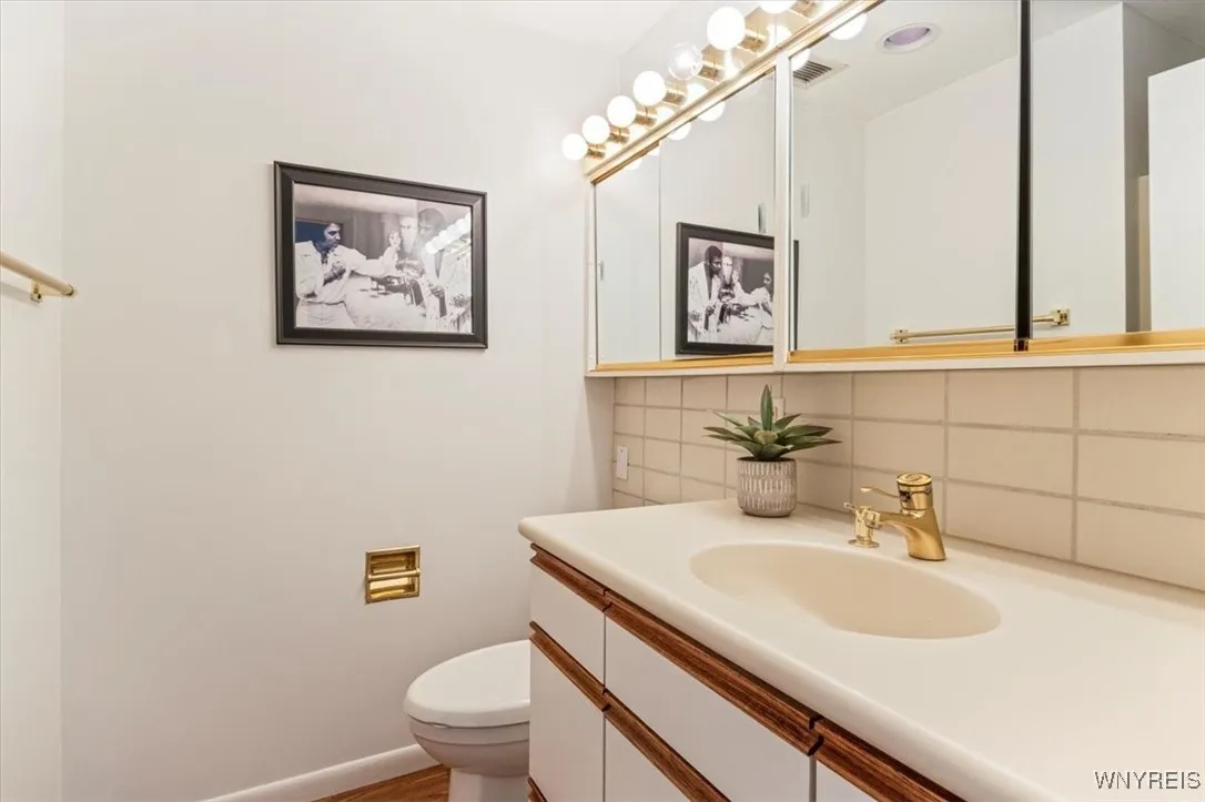 201 Admirals Walk Circle 201, Buffalo, New York 14, Buffalo, New York 14202, 1 Bedroom Bedrooms, 4 Rooms Rooms,2 BathroomsBathrooms,Residential,For Sale,201 Admirals Walk Circle 201, Buffalo, New York 14,B1597757