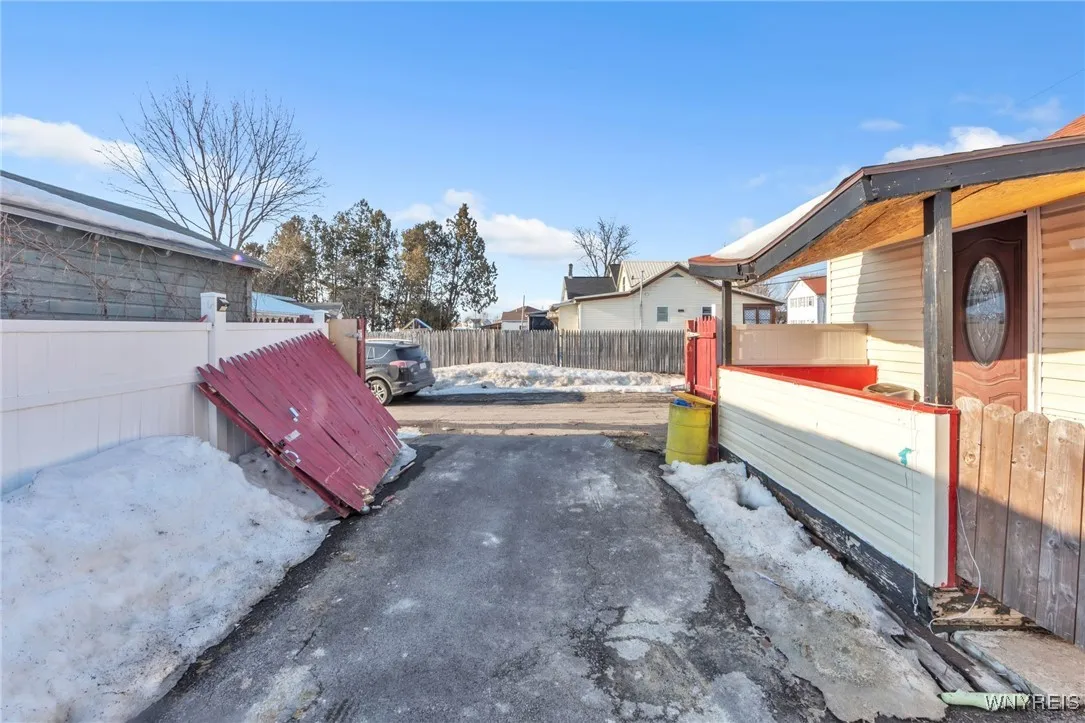 212 Lawrence Street, Rome-inside, New York 13440, Rome, New York 13440, 3 Bedrooms Bedrooms, 6 Rooms Rooms,1 BathroomBathrooms,Residential,Closed,212 Lawrence Street, Rome-inside, New York 13440,0,B1600269