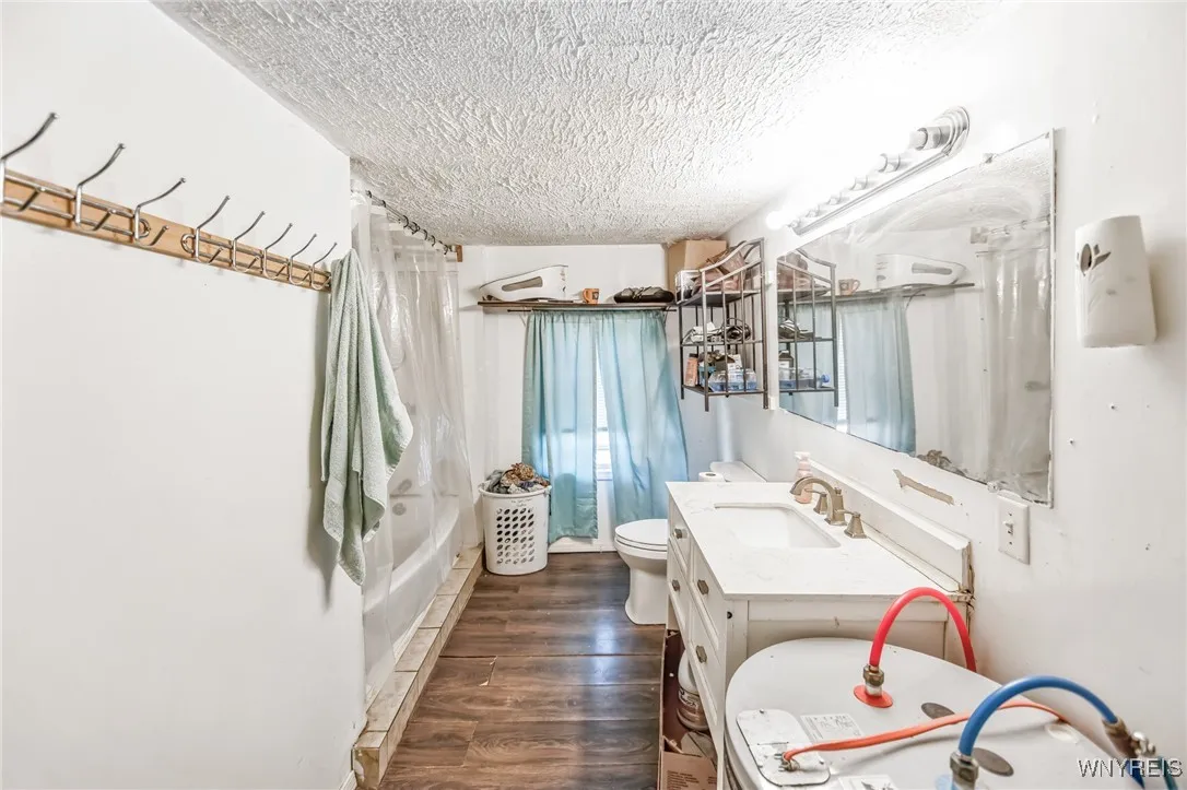 212 Lawrence Street, Rome-inside, New York 13440, Rome, New York 13440, 3 Bedrooms Bedrooms, 6 Rooms Rooms,1 BathroomBathrooms,Residential,Closed,212 Lawrence Street, Rome-inside, New York 13440,0,B1600269