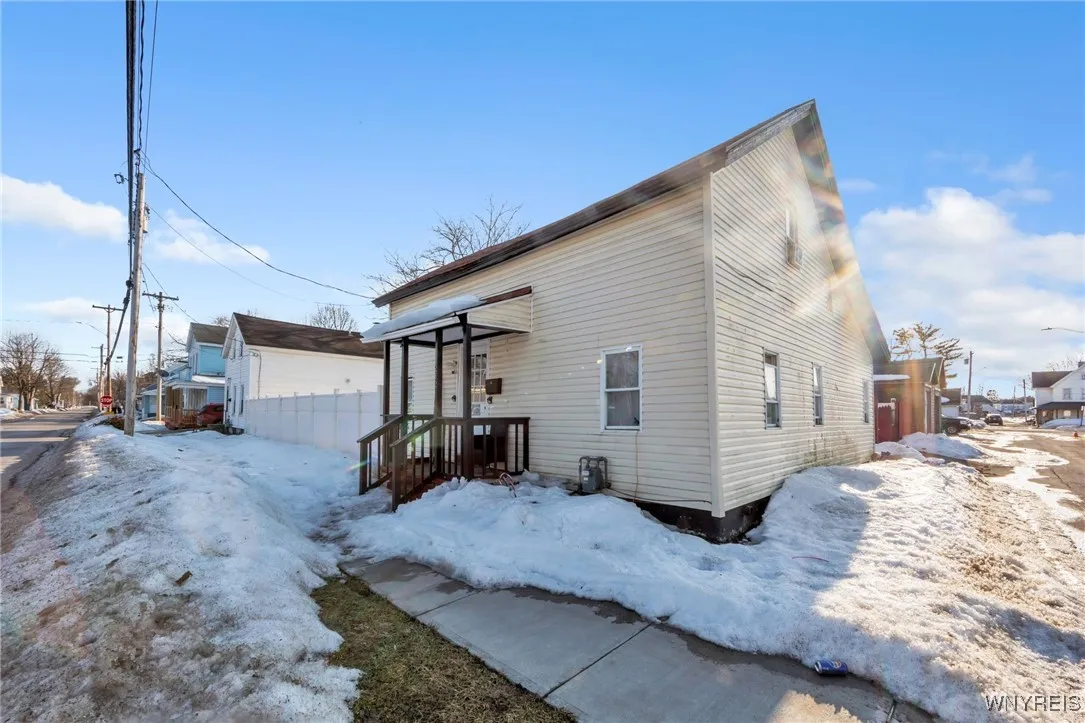 212 Lawrence Street, Rome-inside, New York 13440, Rome, New York 13440, 3 Bedrooms Bedrooms, 6 Rooms Rooms,1 BathroomBathrooms,Residential,Closed,212 Lawrence Street, Rome-inside, New York 13440,0,B1600269