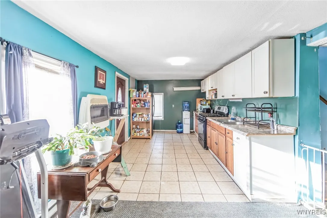 212 Lawrence Street, Rome-inside, New York 13440, Rome, New York 13440, 3 Bedrooms Bedrooms, 6 Rooms Rooms,1 BathroomBathrooms,Residential,Closed,212 Lawrence Street, Rome-inside, New York 13440,0,B1600269