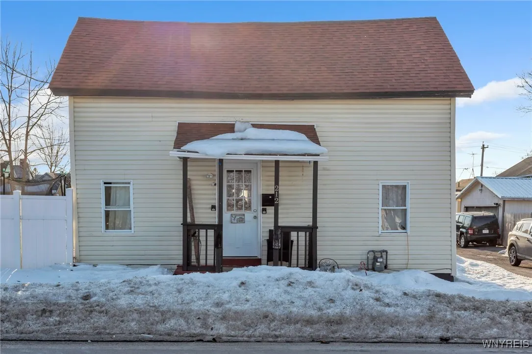 212 Lawrence Street, Rome-inside, New York 13440, Rome, New York 13440, 3 Bedrooms Bedrooms, 6 Rooms Rooms,1 BathroomBathrooms,Residential,Closed,212 Lawrence Street, Rome-inside, New York 13440,0,B1600269