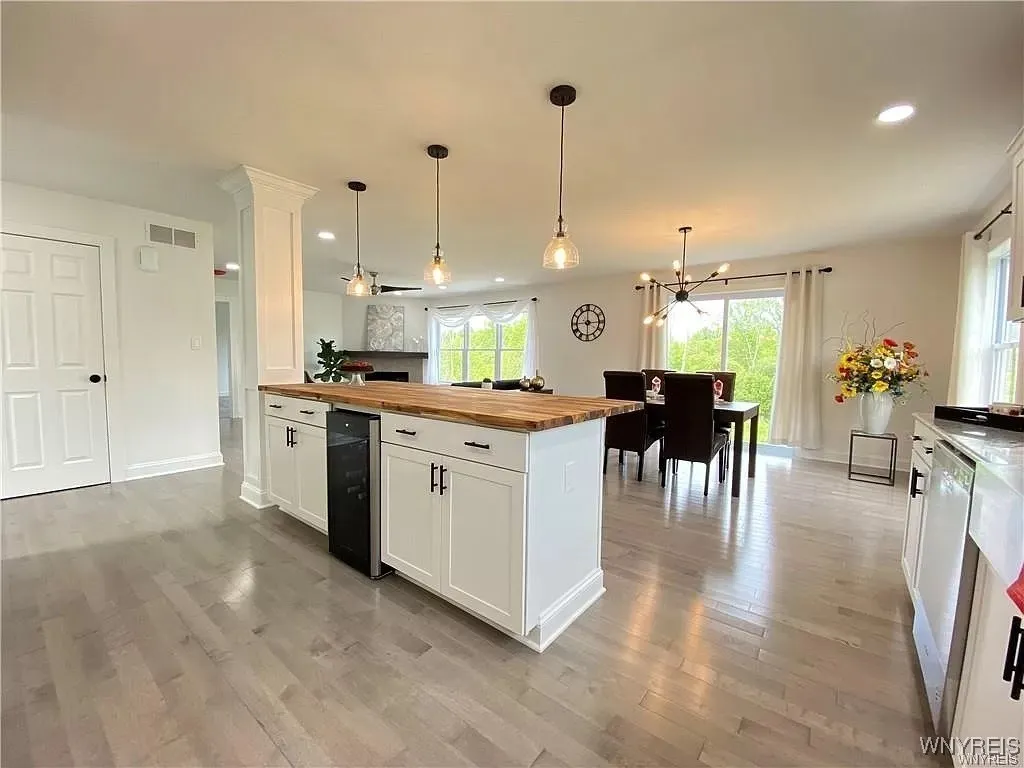 17 Two Rod Road, Alden, New York 14004, Alden, New York 14004, 4 Bedrooms Bedrooms, 8 Rooms Rooms,2 BathroomsBathrooms,Residential,Closed,17 Two Rod Road, Alden, New York 14004,0,B1600271