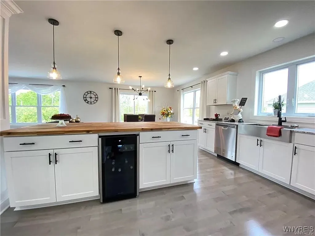 17 Two Rod Road, Alden, New York 14004, Alden, New York 14004, 4 Bedrooms Bedrooms, 8 Rooms Rooms,2 BathroomsBathrooms,Residential,Closed,17 Two Rod Road, Alden, New York 14004,0,B1600271