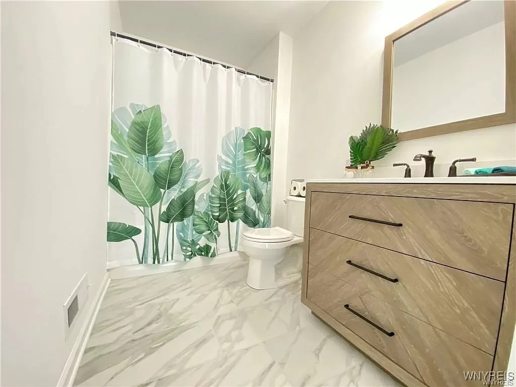 17 Two Rod Road, Alden, New York 14004, Alden, New York 14004, 4 Bedrooms Bedrooms, 8 Rooms Rooms,2 BathroomsBathrooms,Residential,Closed,17 Two Rod Road, Alden, New York 14004,0,B1600271