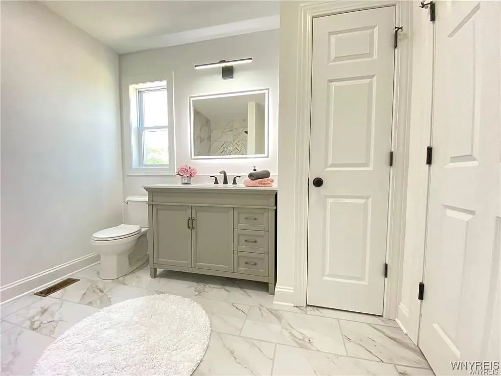 17 Two Rod Road, Alden, New York 14004, Alden, New York 14004, 4 Bedrooms Bedrooms, 8 Rooms Rooms,2 BathroomsBathrooms,Residential,Closed,17 Two Rod Road, Alden, New York 14004,0,B1600271