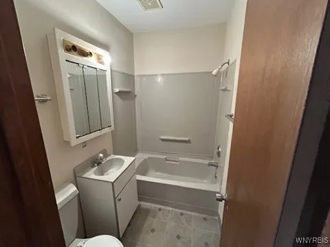 90 Alma Avenue, Buffalo, New York 14215, Buffalo, New York 14215, 2 Bedrooms Bedrooms, 5 Rooms Rooms,2 BathroomsBathrooms,Residential,For Sale,90 Alma Avenue, Buffalo, New York 14215,0,B1600281