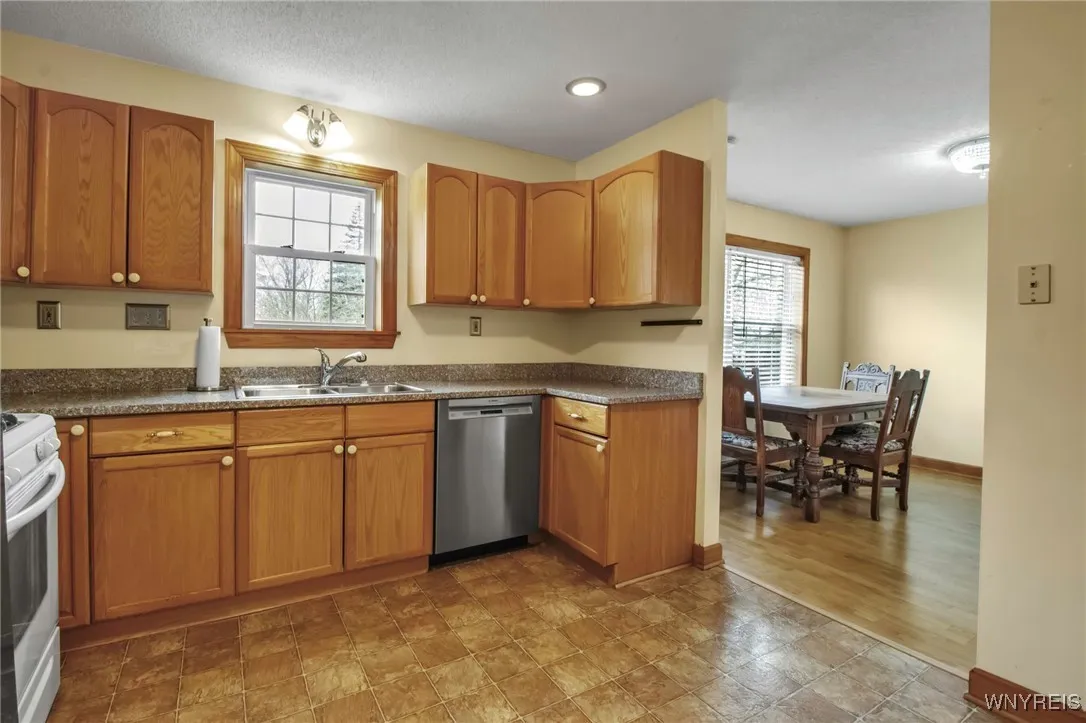 5704 Dover Road, Hamburg, New York 14085, Hamburg, New York 14085, 3 Bedrooms Bedrooms, 8 Rooms Rooms,2 BathroomsBathrooms,Residential,Closed,5704 Dover Road, Hamburg, New York 14085,0,B1599941