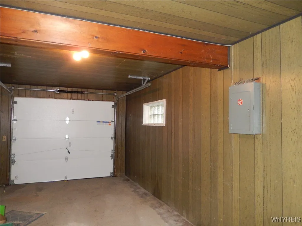 Deep 1 car attached garage