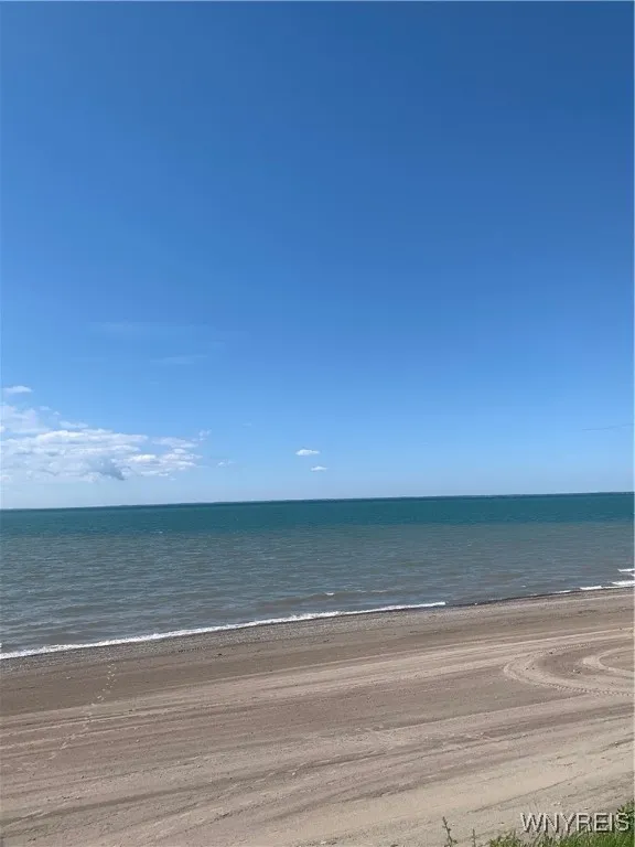 Short Walk to Hamburg Beach! Lifeguards on Duty from Memorial Day to Labor Day