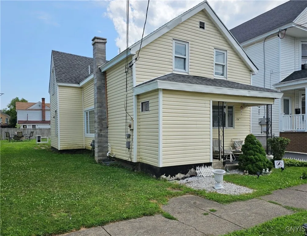 1567 West Street, Utica, New York 13501, Utica, New York 13501, 3 Bedrooms Bedrooms, 6 Rooms Rooms,1 BathroomBathrooms,Residential,For Sale,1567 West Street, Utica, New York 13501,0,S1600285