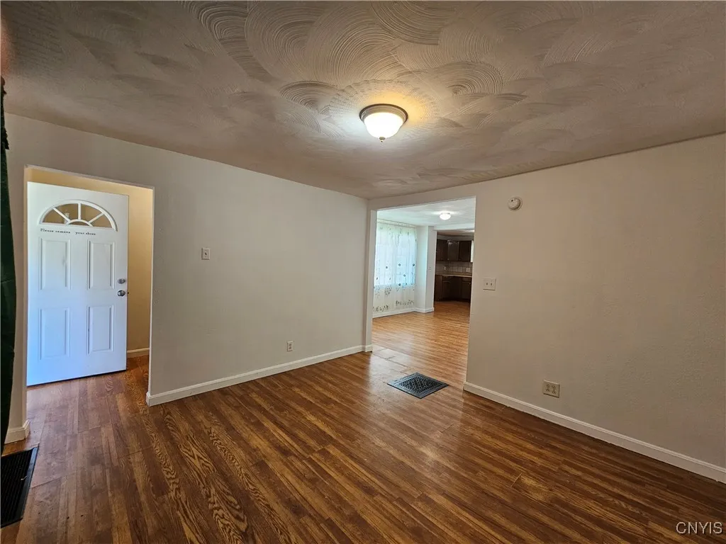 1567 West Street, Utica, New York 13501, Utica, New York 13501, 3 Bedrooms Bedrooms, 6 Rooms Rooms,1 BathroomBathrooms,Residential,For Sale,1567 West Street, Utica, New York 13501,0,S1600285