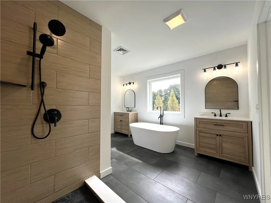 19 Two Rod Road, Alden, New York 14004, Alden, New York 14004, 4 Bedrooms Bedrooms, 7 Rooms Rooms,3 BathroomsBathrooms,Residential,Closed,19 Two Rod Road, Alden, New York 14004,0,B1600279