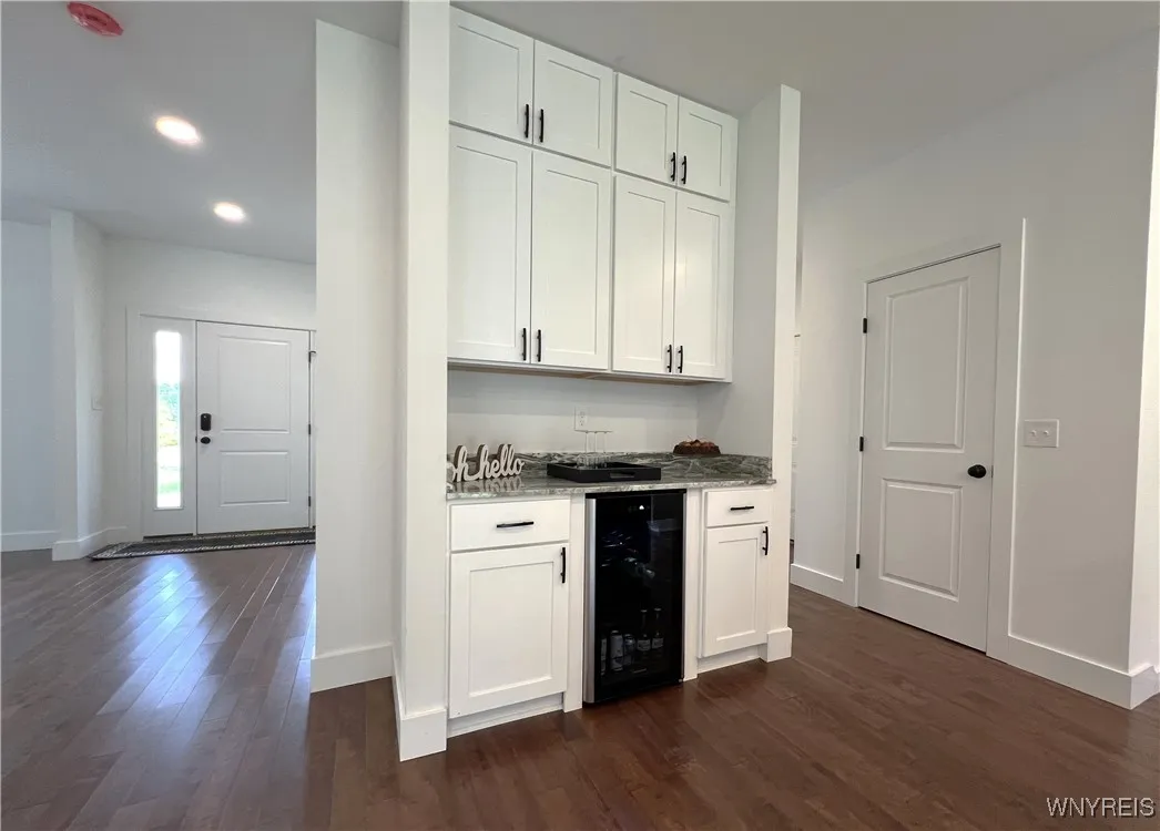 19 Two Rod Road, Alden, New York 14004, Alden, New York 14004, 4 Bedrooms Bedrooms, 7 Rooms Rooms,3 BathroomsBathrooms,Residential,Closed,19 Two Rod Road, Alden, New York 14004,0,B1600279