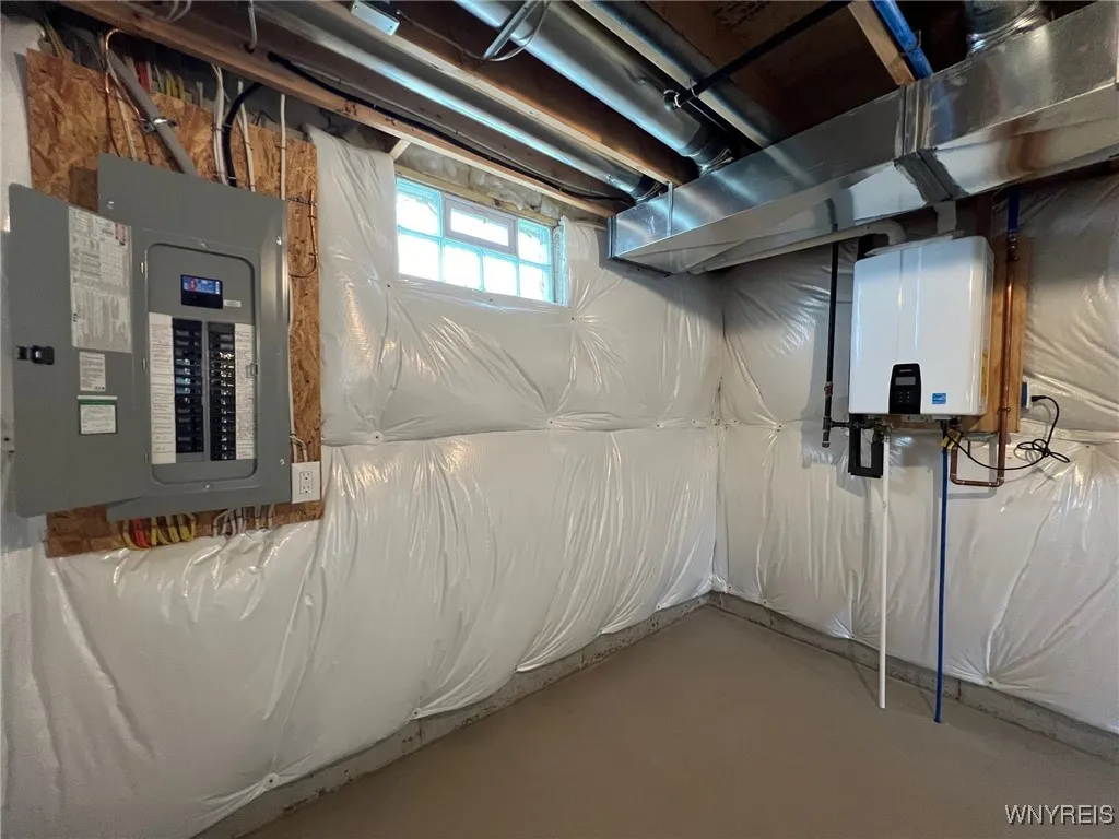 19 Two Rod Road, Alden, New York 14004, Alden, New York 14004, 4 Bedrooms Bedrooms, 7 Rooms Rooms,3 BathroomsBathrooms,Residential,Closed,19 Two Rod Road, Alden, New York 14004,0,B1600279