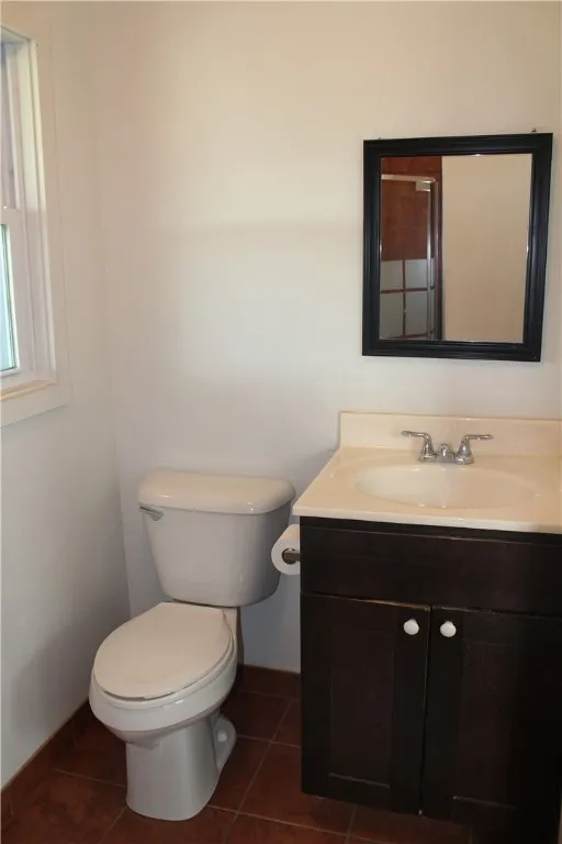 Full Bath of Morning Room 1st Floor\n