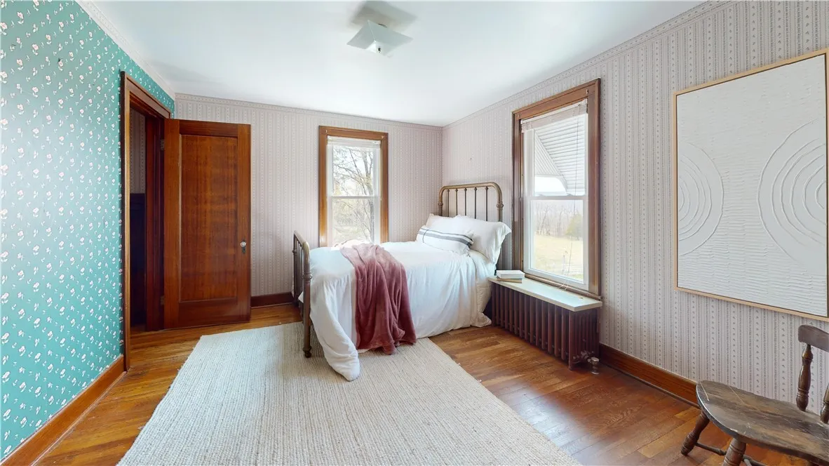 Large Lakeside Bedroom 1