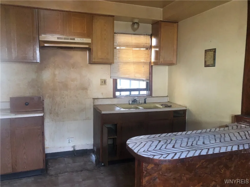 rear unit kitchen