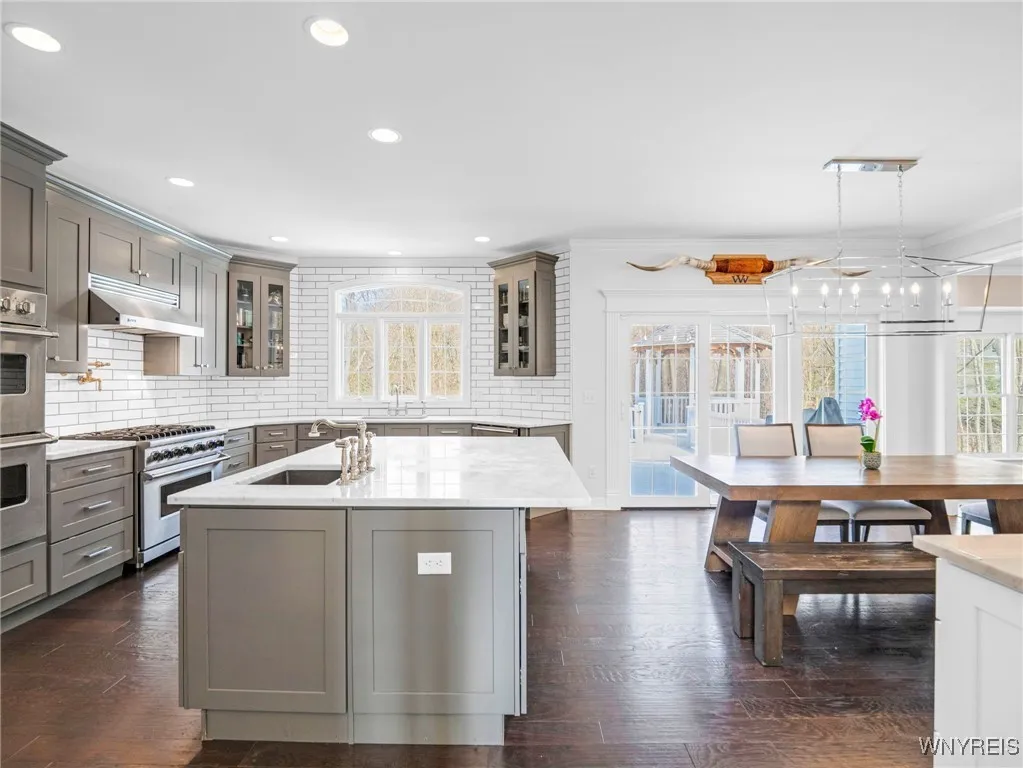 16 Woodstream, Orchard Park, New York 14127, Orchard Park, New York 14127, 5 Bedrooms Bedrooms, 13 Rooms Rooms,3 BathroomsBathrooms,Residential,For Sale,16 Woodstream, Orchard Park, New York 14127,B1598459