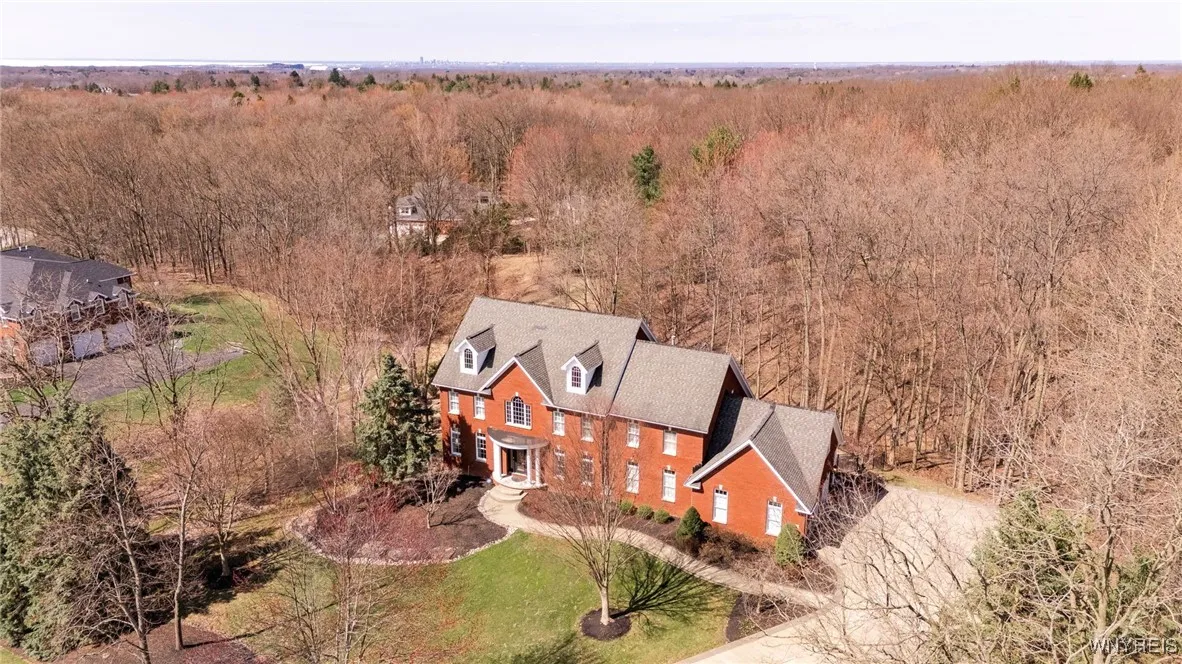 16 Woodstream, Orchard Park, New York 14127, Orchard Park, New York 14127, 5 Bedrooms Bedrooms, 13 Rooms Rooms,3 BathroomsBathrooms,Residential,For Sale,16 Woodstream, Orchard Park, New York 14127,B1598459