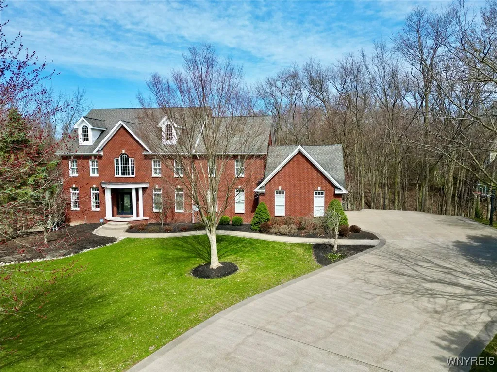 16 Woodstream, Orchard Park, New York 14127, Orchard Park, New York 14127, 5 Bedrooms Bedrooms, 13 Rooms Rooms,3 BathroomsBathrooms,Residential,For Sale,16 Woodstream, Orchard Park, New York 14127,B1598459