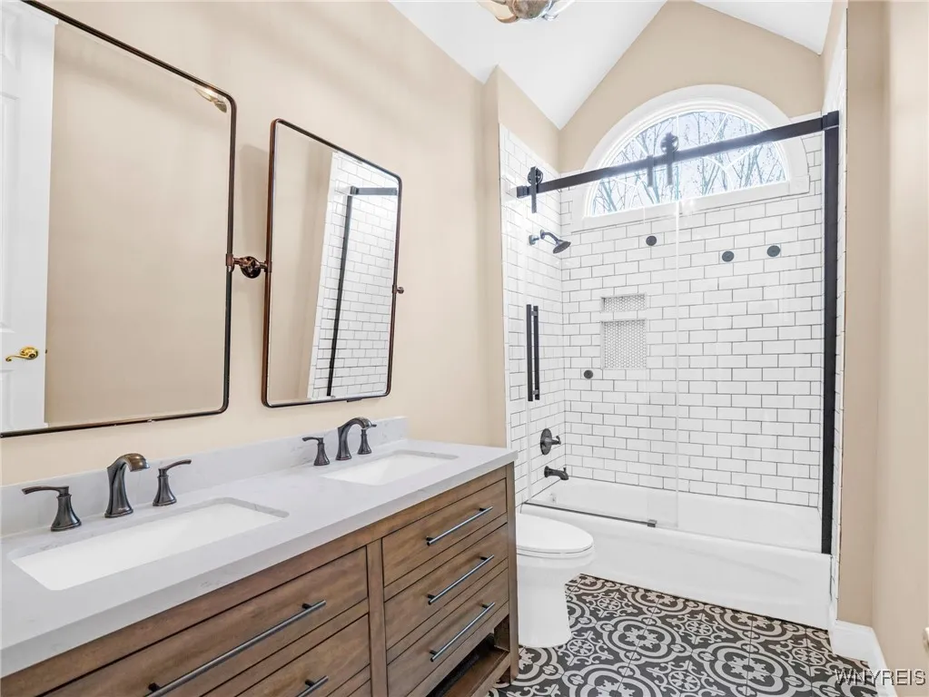 16 Woodstream, Orchard Park, New York 14127, Orchard Park, New York 14127, 5 Bedrooms Bedrooms, 13 Rooms Rooms,3 BathroomsBathrooms,Residential,For Sale,16 Woodstream, Orchard Park, New York 14127,B1598459