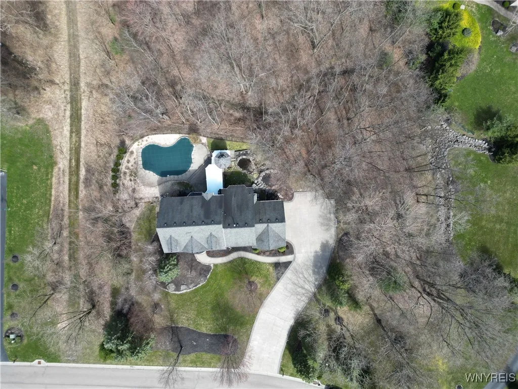 16 Woodstream, Orchard Park, New York 14127, Orchard Park, New York 14127, 5 Bedrooms Bedrooms, 13 Rooms Rooms,3 BathroomsBathrooms,Residential,For Sale,16 Woodstream, Orchard Park, New York 14127,B1598459