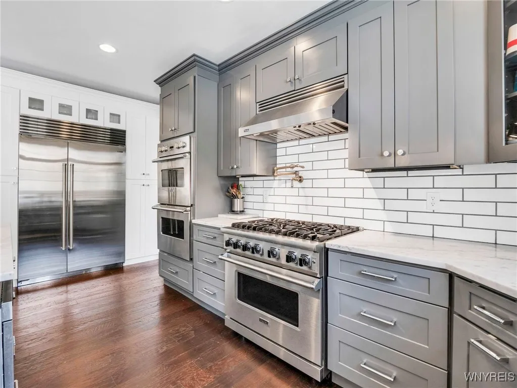 16 Woodstream, Orchard Park, New York 14127, Orchard Park, New York 14127, 5 Bedrooms Bedrooms, 13 Rooms Rooms,3 BathroomsBathrooms,Residential,For Sale,16 Woodstream, Orchard Park, New York 14127,B1598459