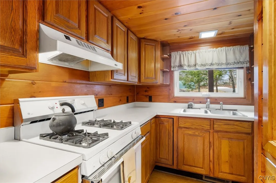 2 Shady Lane, Inlet, New York 13360, Inlet, New York 13360, 3 Bedrooms Bedrooms, 6 Rooms Rooms,1 BathroomBathrooms,Residential,For Sale,2 Shady Lane, Inlet, New York 13360,S1598791