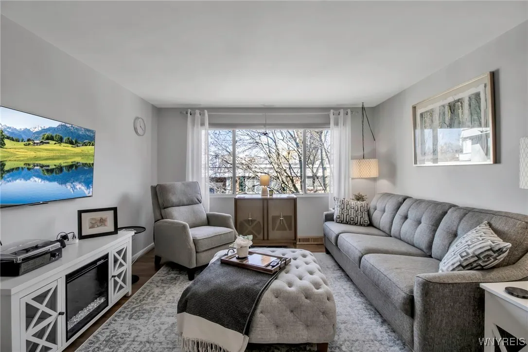 309 North Street 14, Buffalo, New York 14201, Buffalo, New York 14201, 2 Bedrooms Bedrooms, 4 Rooms Rooms,1 BathroomBathrooms,Residential,Closed,309 North Street 14, Buffalo, New York 14201,B1599797