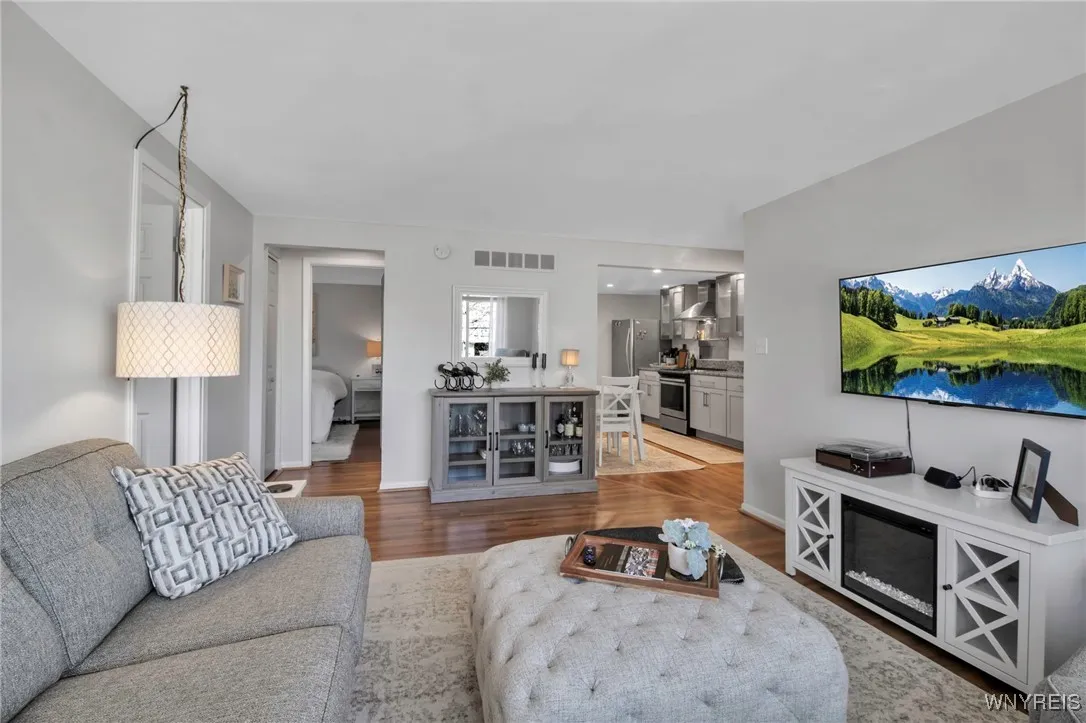 309 North Street 14, Buffalo, New York 14201, Buffalo, New York 14201, 2 Bedrooms Bedrooms, 4 Rooms Rooms,1 BathroomBathrooms,Residential,Closed,309 North Street 14, Buffalo, New York 14201,B1599797