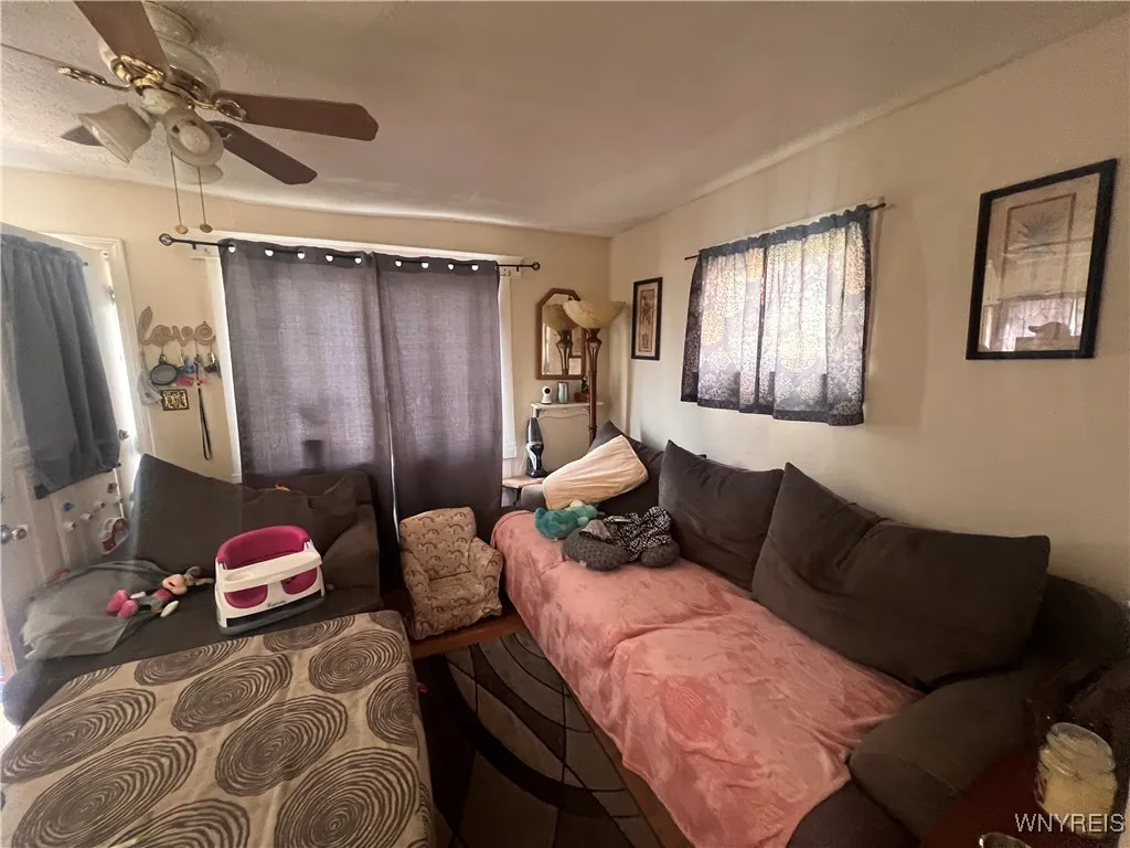 417 Hyde Park Boulevard, Niagara Falls, New York 1, Niagara Falls, New York 14303, 2 Bedrooms Bedrooms, 6 Rooms Rooms,1 BathroomBathrooms,Residential,For Sale,417 Hyde Park Boulevard, Niagara Falls, New York 1,B1600287