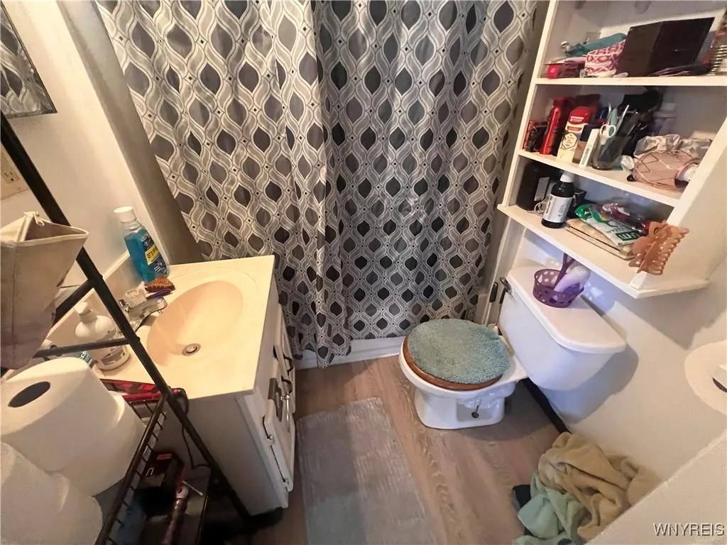 417 Hyde Park Boulevard, Niagara Falls, New York 1, Niagara Falls, New York 14303, 2 Bedrooms Bedrooms, 6 Rooms Rooms,1 BathroomBathrooms,Residential,For Sale,417 Hyde Park Boulevard, Niagara Falls, New York 1,B1600287
