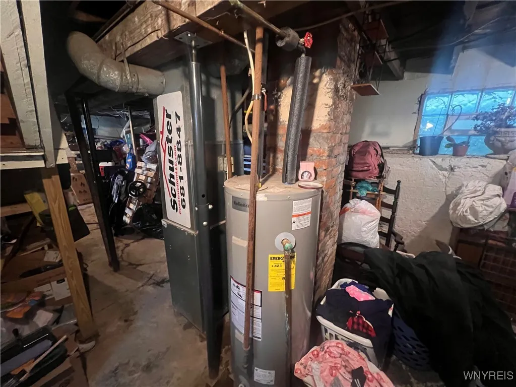 417 Hyde Park Boulevard, Niagara Falls, New York 1, Niagara Falls, New York 14303, 2 Bedrooms Bedrooms, 6 Rooms Rooms,1 BathroomBathrooms,Residential,For Sale,417 Hyde Park Boulevard, Niagara Falls, New York 1,B1600287