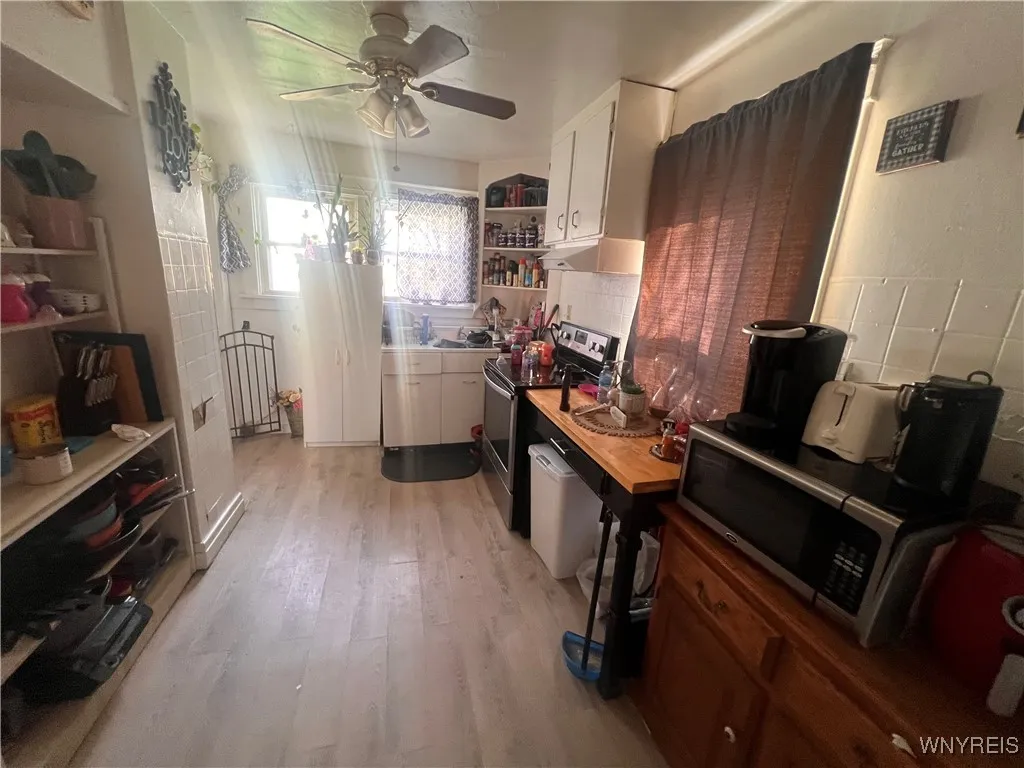 417 Hyde Park Boulevard, Niagara Falls, New York 1, Niagara Falls, New York 14303, 2 Bedrooms Bedrooms, 6 Rooms Rooms,1 BathroomBathrooms,Residential,For Sale,417 Hyde Park Boulevard, Niagara Falls, New York 1,B1600287