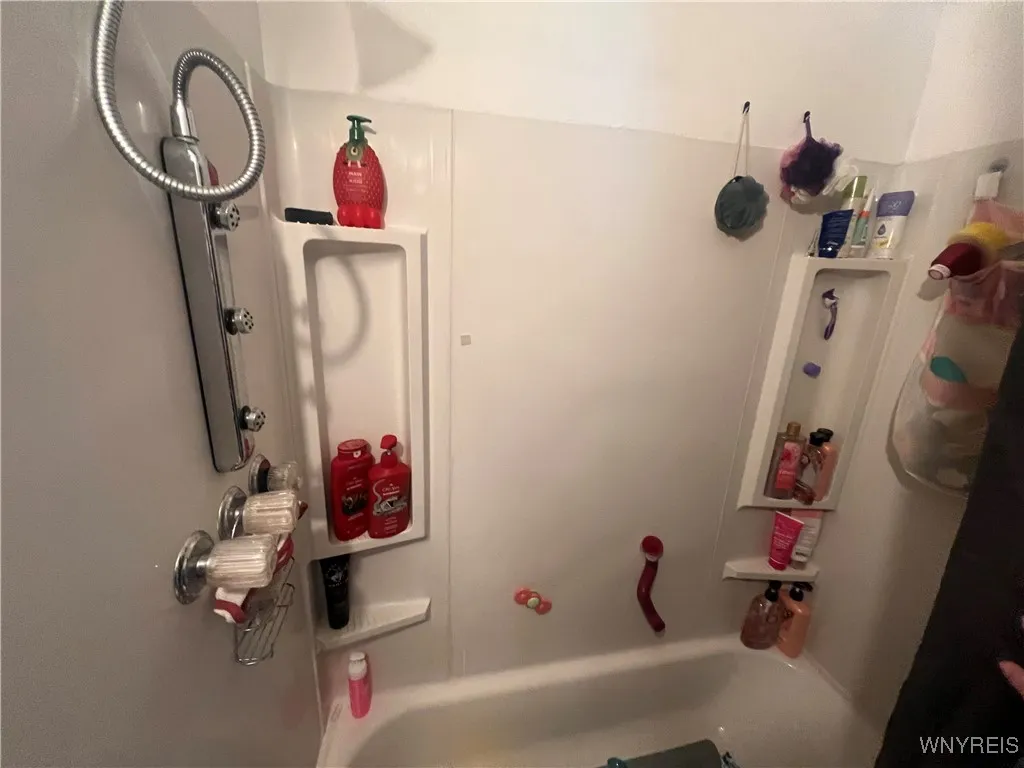 417 Hyde Park Boulevard, Niagara Falls, New York 1, Niagara Falls, New York 14303, 2 Bedrooms Bedrooms, 6 Rooms Rooms,1 BathroomBathrooms,Residential,For Sale,417 Hyde Park Boulevard, Niagara Falls, New York 1,B1600287