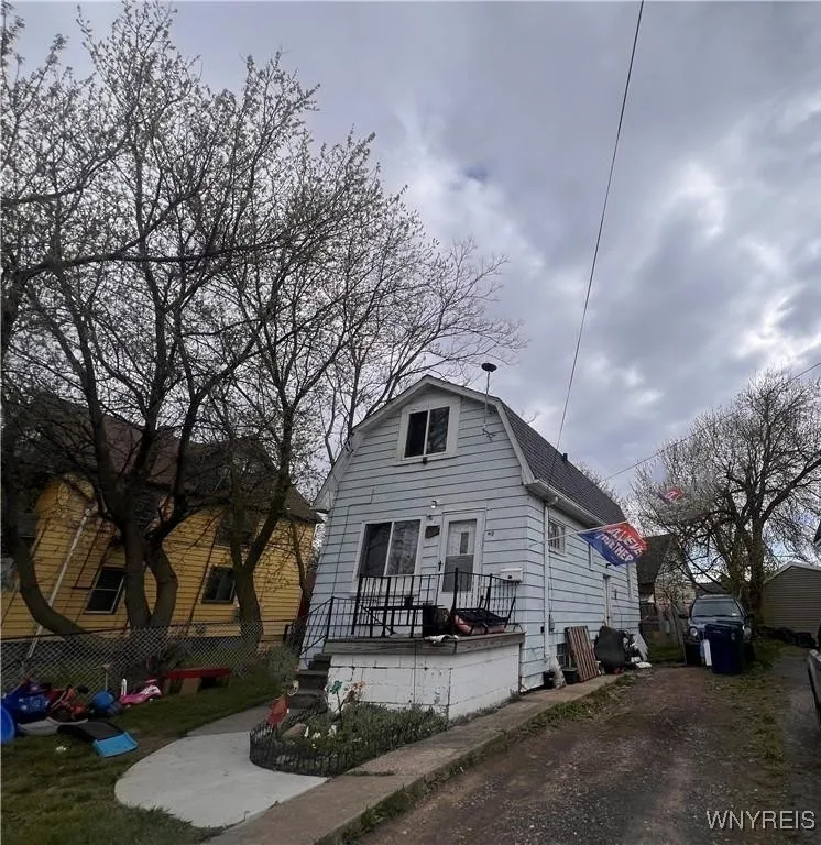 417 Hyde Park Boulevard, Niagara Falls, New York 1, Niagara Falls, New York 14303, 2 Bedrooms Bedrooms, 6 Rooms Rooms,1 BathroomBathrooms,Residential,For Sale,417 Hyde Park Boulevard, Niagara Falls, New York 1,B1600287