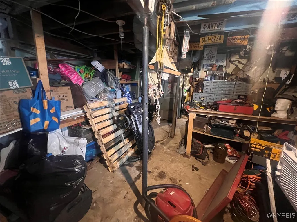 417 Hyde Park Boulevard, Niagara Falls, New York 1, Niagara Falls, New York 14303, 2 Bedrooms Bedrooms, 6 Rooms Rooms,1 BathroomBathrooms,Residential,For Sale,417 Hyde Park Boulevard, Niagara Falls, New York 1,B1600287