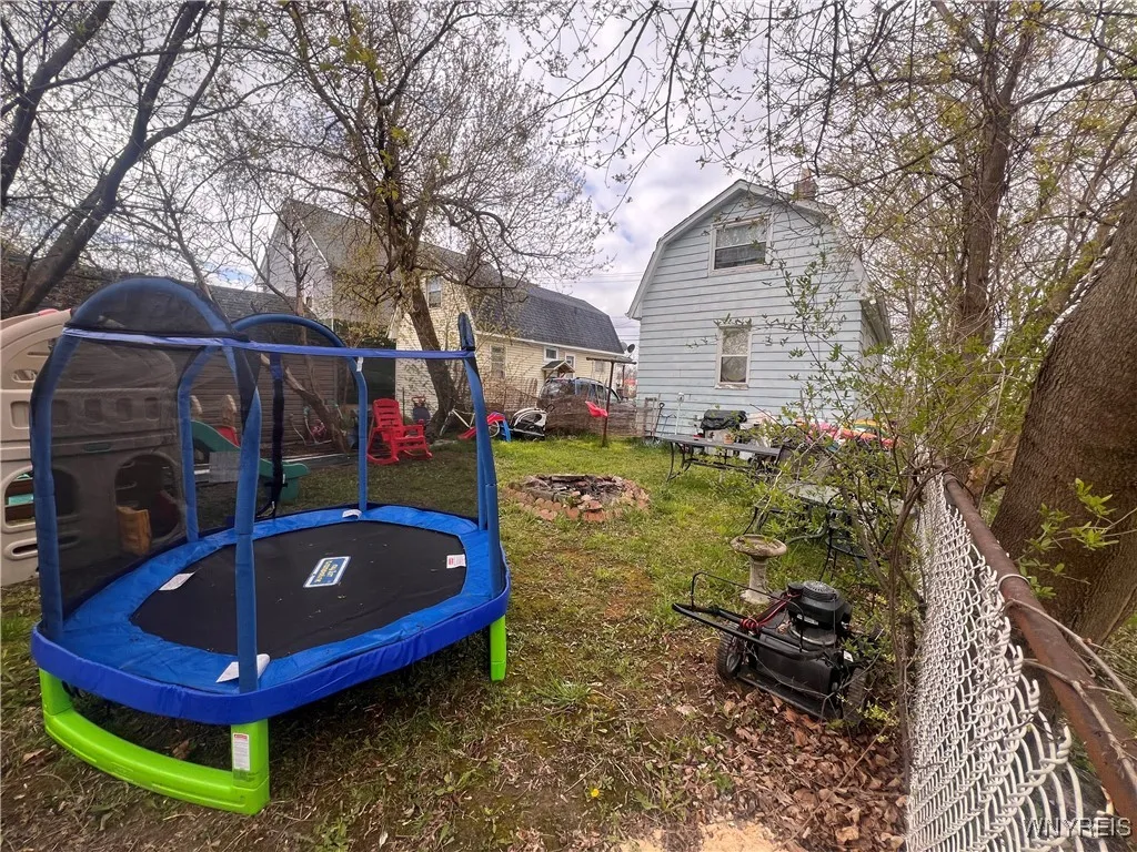 417 Hyde Park Boulevard, Niagara Falls, New York 1, Niagara Falls, New York 14303, 2 Bedrooms Bedrooms, 6 Rooms Rooms,1 BathroomBathrooms,Residential,For Sale,417 Hyde Park Boulevard, Niagara Falls, New York 1,B1600287