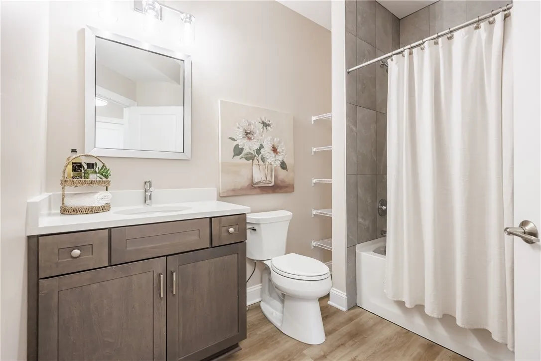 239 Bretlyn Circle, Brighton, New York 14618, Brighton, New York 14618, 3 Bedrooms Bedrooms, 8 Rooms Rooms,3 BathroomsBathrooms,Residential,For Sale,239 Bretlyn Circle, Brighton, New York 14618,R1595342