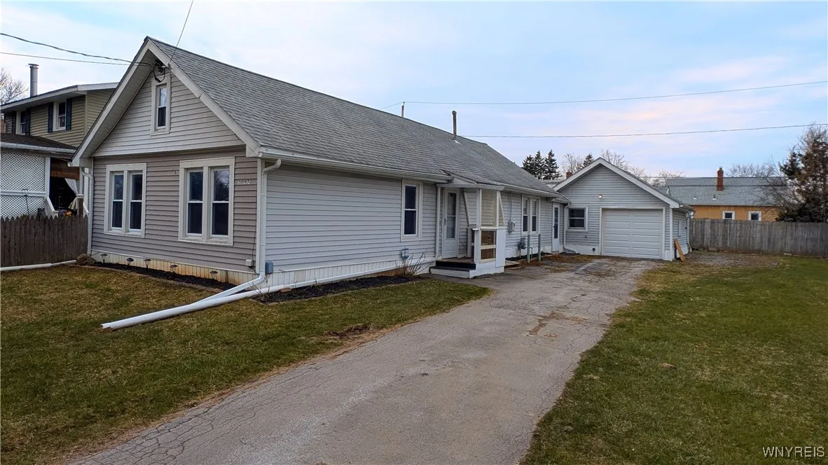3097 Seaford, Hamburg, New York 14075, Hamburg, New York 14075, 3 Bedrooms Bedrooms, 5 Rooms Rooms,1 BathroomBathrooms,Residential,Closed,3097 Seaford, Hamburg, New York 14075,0,B1600535
