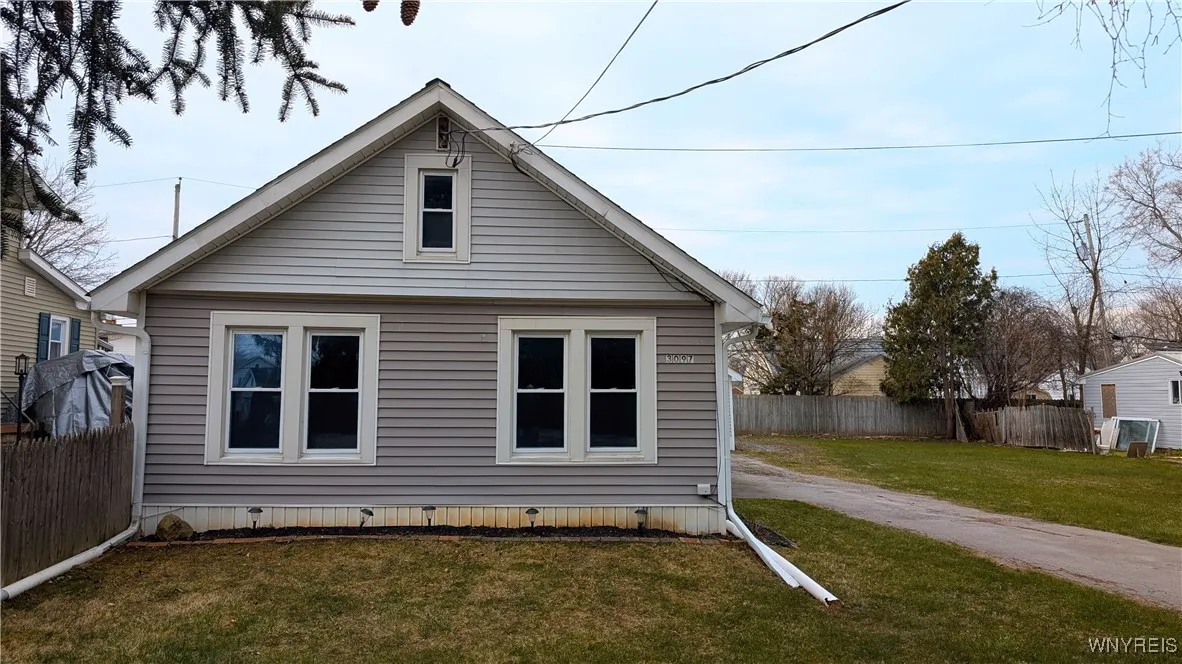 3097 Seaford, Hamburg, New York 14075, Hamburg, New York 14075, 3 Bedrooms Bedrooms, 5 Rooms Rooms,1 BathroomBathrooms,Residential,Closed,3097 Seaford, Hamburg, New York 14075,0,B1600535