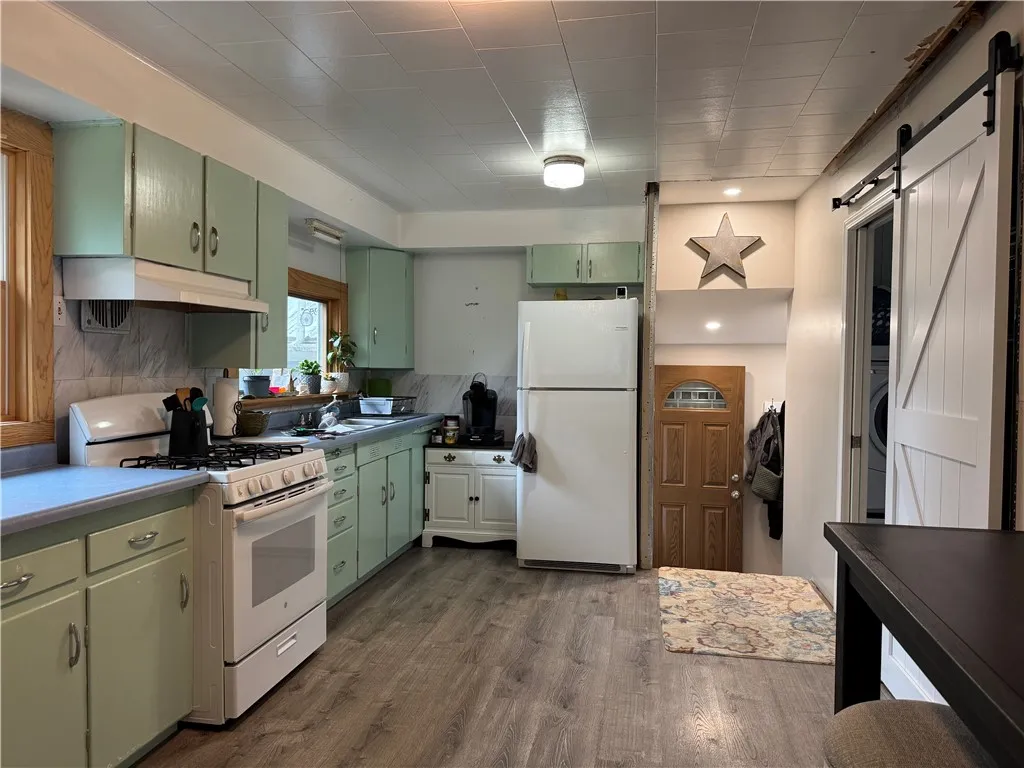 2890 Valencia Avenue, Wellsville, New York 14895, Wellsville, New York 14895, 2 Bedrooms Bedrooms, 6 Rooms Rooms,1 BathroomBathrooms,Residential,Closed,2890 Valencia Avenue, Wellsville, New York 14895,0,R1600611