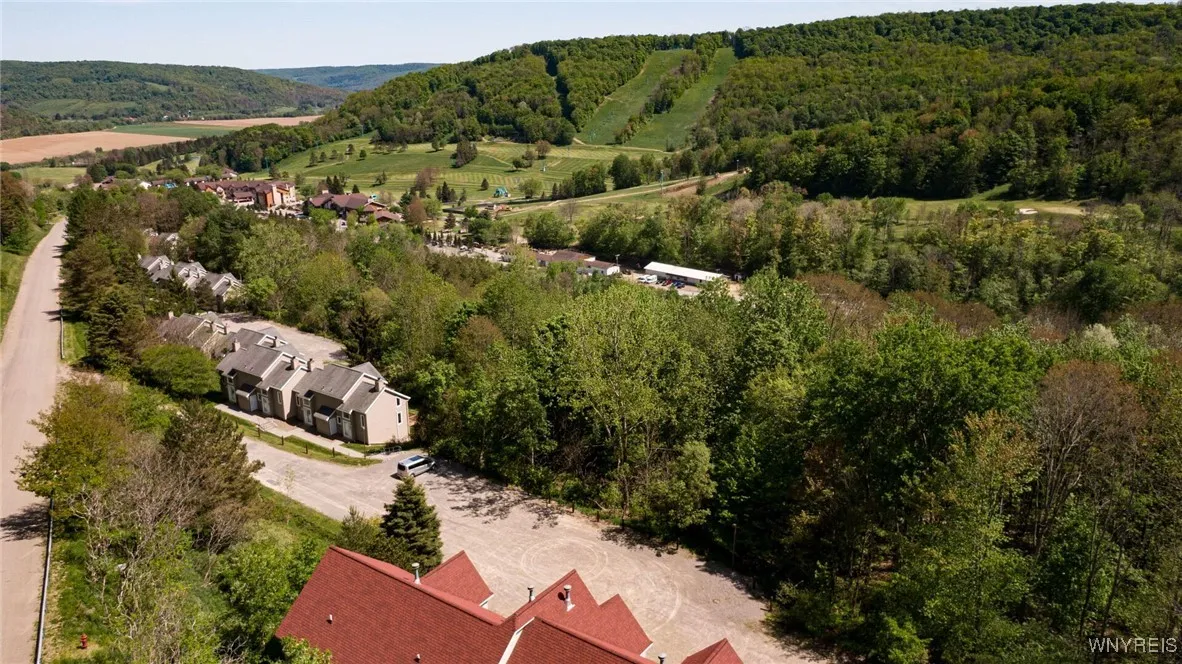 531 Deer Crossing Road, Ellicottville, New York 14, Ellicottville, New York 14731, 3 Bedrooms Bedrooms, 6 Rooms Rooms,2 BathroomsBathrooms,Residential,For Sale,531 Deer Crossing Road, Ellicottville, New York 14,B1600780