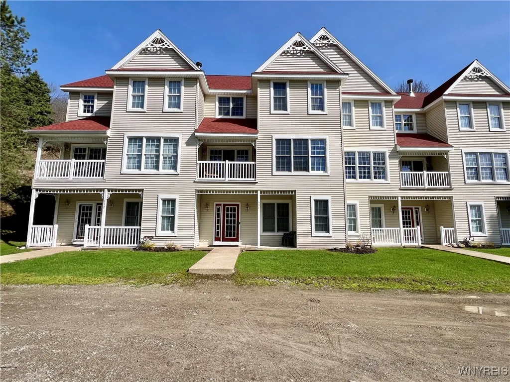 531 Deer Crossing Road, Ellicottville, New York 14, Ellicottville, New York 14731, 3 Bedrooms Bedrooms, 6 Rooms Rooms,2 BathroomsBathrooms,Residential,For Sale,531 Deer Crossing Road, Ellicottville, New York 14,B1600780