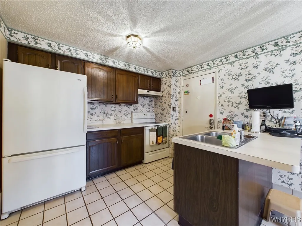 92 Stepping Stone Lane, Orchard Park, New York 141, Orchard Park, New York 14127, 3 Bedrooms Bedrooms, 7 Rooms Rooms,1 BathroomBathrooms,Residential,Closed,92 Stepping Stone Lane, Orchard Park, New York 141,0,B1600842