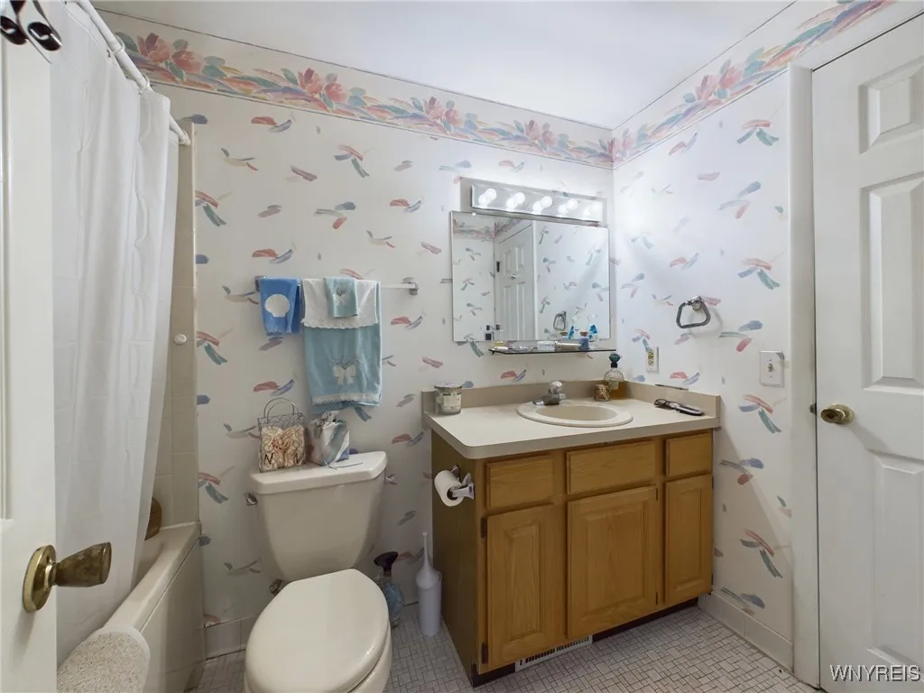 92 Stepping Stone Lane, Orchard Park, New York 141, Orchard Park, New York 14127, 3 Bedrooms Bedrooms, 7 Rooms Rooms,1 BathroomBathrooms,Residential,Closed,92 Stepping Stone Lane, Orchard Park, New York 141,0,B1600842