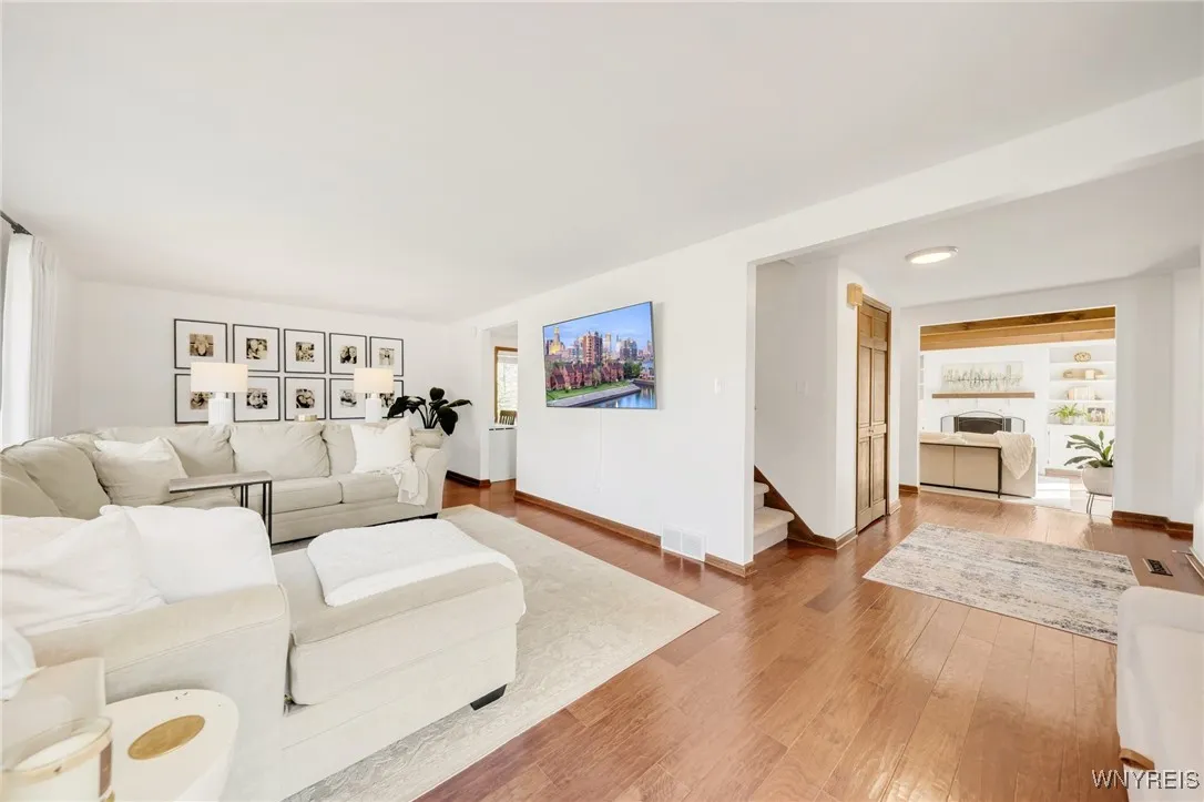 20 Jasmine Court, Amherst, New York 14051, Amherst, New York 14051, 4 Bedrooms Bedrooms, 10 Rooms Rooms,2 BathroomsBathrooms,Residential,Closed,20 Jasmine Court, Amherst, New York 14051,0,B1599529