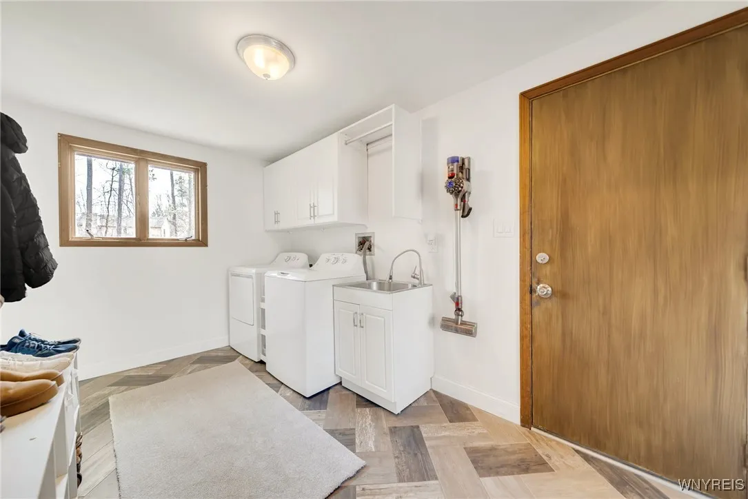 20 Jasmine Court, Amherst, New York 14051, Amherst, New York 14051, 4 Bedrooms Bedrooms, 10 Rooms Rooms,2 BathroomsBathrooms,Residential,Closed,20 Jasmine Court, Amherst, New York 14051,0,B1599529